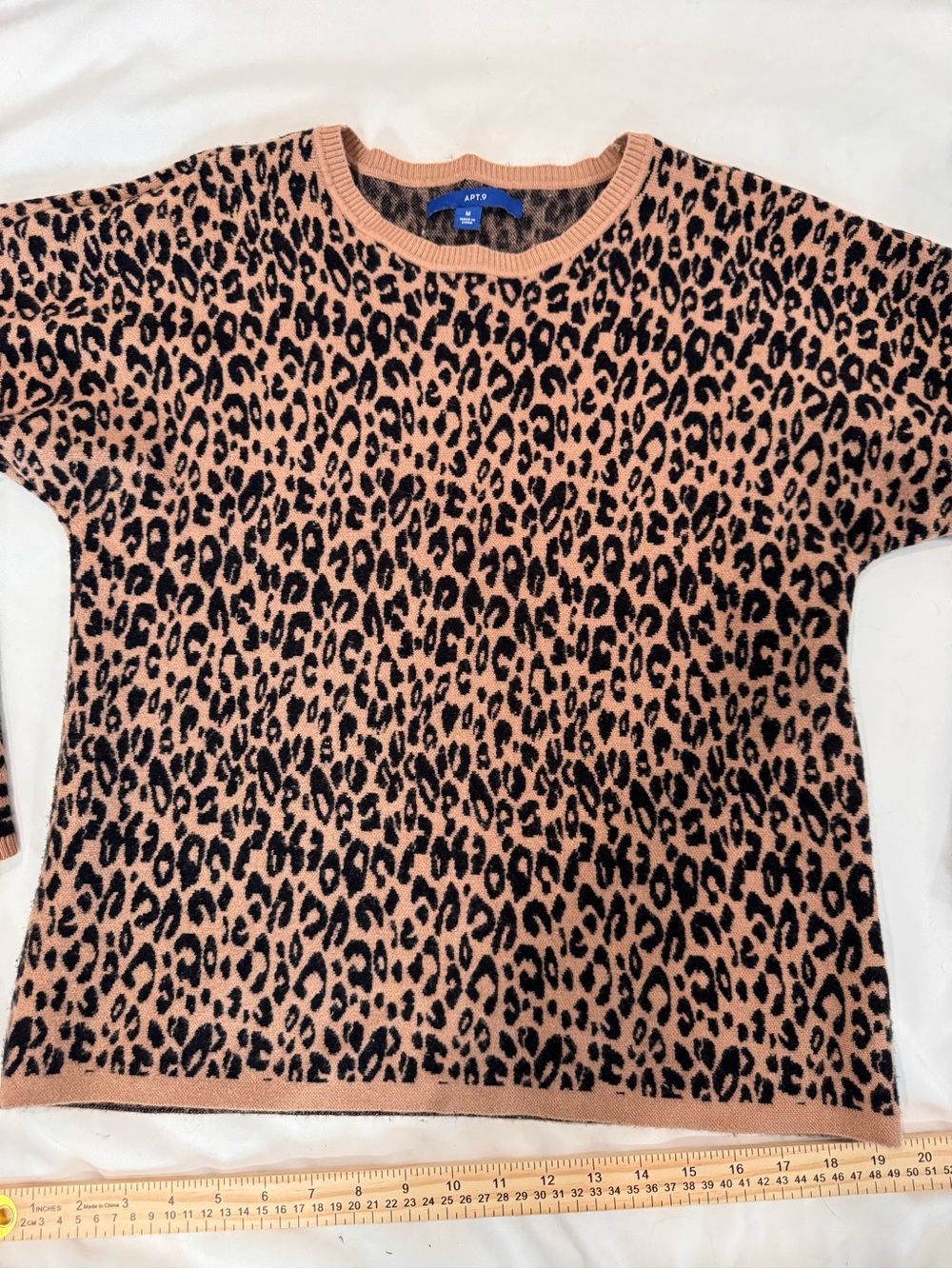 Apt. 9 Leopard Print Crewneck Sweater Medium M Tan Black Animal Soft Knit